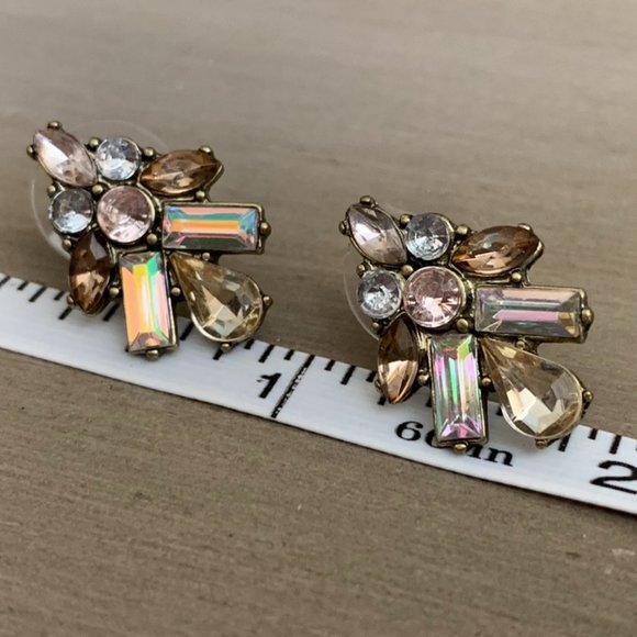 ✨BaubleBar✨Cluster earrings, tan iridescent, NEW - Picture 8 of 8